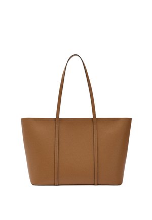 Brązowa torba na ramię z długimi uchwytami i teksturowanym wykończeniem, o prostokątnym kształcie z lekko rozszerzanymi bokami.