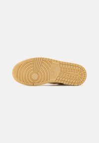 Jordan AIR JORDAN 1 LOW - Baskets basses - sail/yellow ochre/legend sand/white/legend medium brown