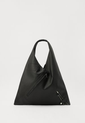 Schwarze Leder-Tote-Bag in dreieckiger Form, mit einem einzigen Griff, einer vorderen Reißverschlusstasche und strukturierten Oberflächendetails.