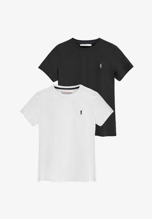 To bomulds T-shirts: en sort og en hvid, begge med korte ærmer og et lille logo trykt på venstre bryst. Rund hals stil.