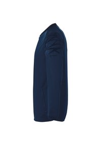 Chaqueta azul marino con un diseño liso, que presenta detalles texturizados en los hombros y en los bolsillos laterales. Material suave, cierre con cremallera y cuello de canalé.