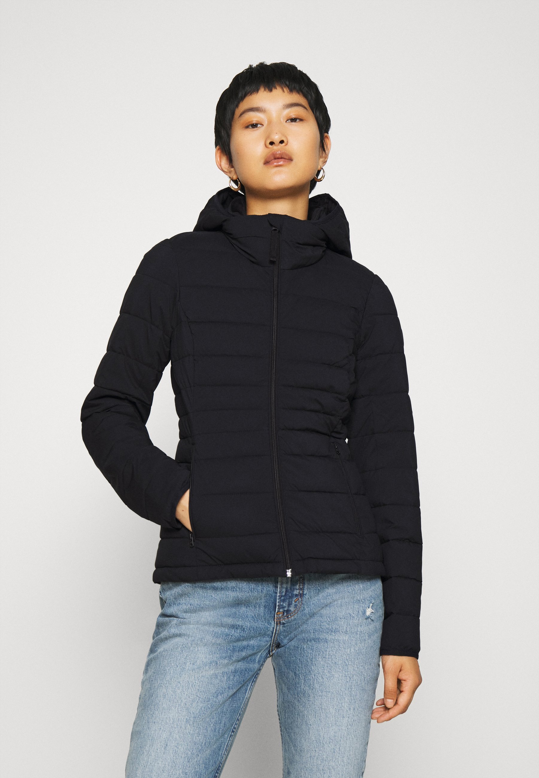 Abercrombie & Fitch PACKABLE PUFFER POLY Lett jakke Abercrombie & Fitch PACKABLE PUFFER POLY Lett jakke
