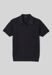 Polo shirt noir en tricot à manches courtes, présentant un col classique et un motif texturé. Le vêtement a un ourlet droit et une coupe décontractée.