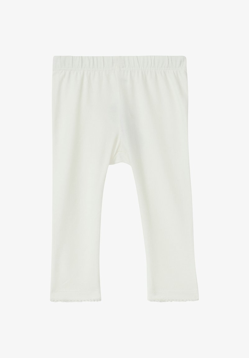 Weiße Baumwoll-Leggings mit einer weichen Textur, einem elastischen Bund und einem gewellten Saum an den Knöcheln. Keine sichtbaren Muster oder Verzierungen.