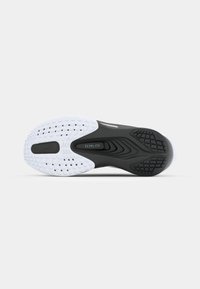 Nike Performance ZOOM FLY 6 - Løbesko til landevejen - white/black/smoke grey/metallic silver