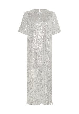 Silberner Pailletten-Kleid mit kurzen Ärmeln, knielang, gerader Schnitt, hohem Ausschnitt und seitlichem Schlitz. Reflektierende Oberfläche erzeugt einen schimmernden Effekt.