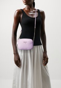 Patrizia Pepe HANDBAG - Bandolera - lilac bloom