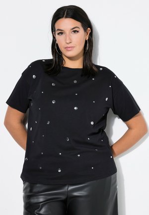 - T-shirt z nadrukiem