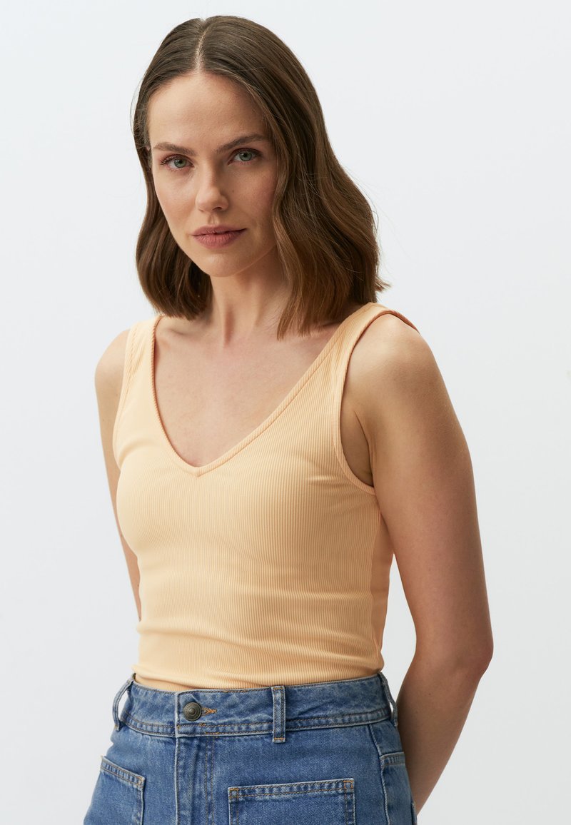 Jimmy Key V NECK SLEEVELESS - Top - peach