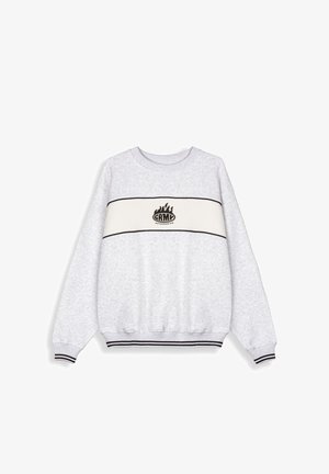 Grauer Sweatshirt mit einem weißen horizontalen Streifen, ausgestattet mit einem schwarzen Logo in der Mitte sowie schwarzen gerippten Bündchen und Saum. Weicher Stoff.