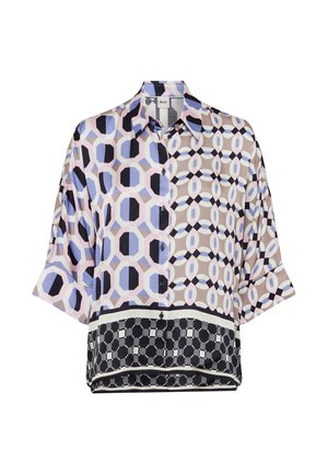 Kurzarm-Hemd mit Knopfleiste, das hexagonale und ovale Muster in Pastellrosa, Blau und Schwarz zeigt, mit einem kontrastierenden geometrischen Rand.