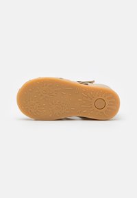 Petit Nord Copenhagen DIAMOND STARTER UNISEX - Obuća za bebe - goldie