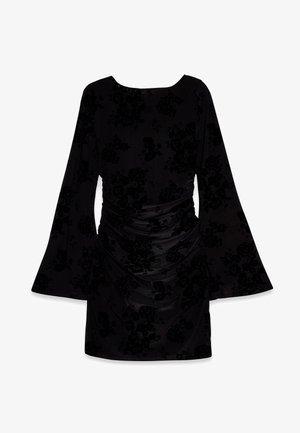 Abito nero con maniche a campana lunghe, caratterizzato da un motivo floreale tessurizzato. Il tessuto è liscio con dettagli arricciati in vita.