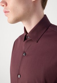 Calvin Klein SLIM SHIRT - Camisa elegante - bordeaux