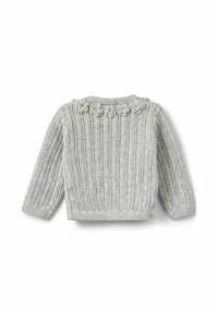 Vaaleanharmaa neulepaita, jossa on ribbaittu rakenne, pyöreä pääntie, pitkät hihat ja koristeelliset kukkaakcentit hartioilla.