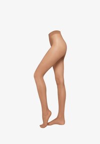 Non selezionato, Nude