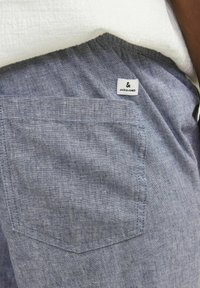 Jack & Jones JPSTACE BREEZE - Trousers - faded denim