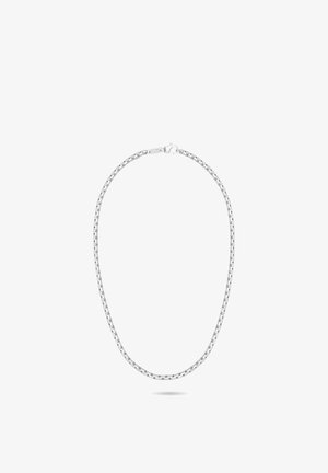 Zilveren ketting met rechthoekige schakels, een gladde textuur en een veilig slot. Het ontwerp is minimalistisch en strak.