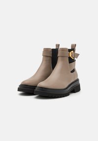 Coccinelle SMOOTH - Puszābaki ar platformu - warm taupe