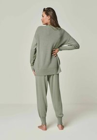 YOU LOOK PERFECT SET - BELLA - Nachtwäsche Set - darkgreen