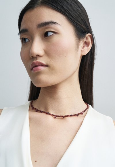 JIA JIA GEM DROP - Grandinėlė - red