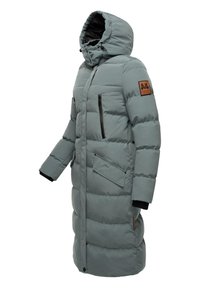 Kergedustega kapuutsiga mantel helesinisest hallist, millel on ees tõmblukk, kaks tõmblukuga küljetaskut ja soonikkoes varrukad. Sisaldab pruuni nahast logomärgistust.