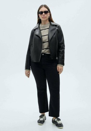 Flared Jeans - black denim