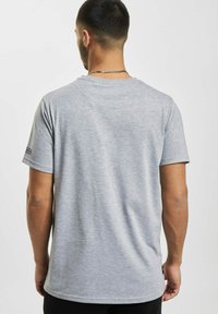 Rocawear NEON - Apdrukāts T-krekls - heather grey