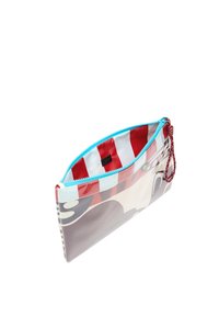 Przezroczysta saszetka z niebieskim zamkiem błyskawicznym. Posiada wielokolorowy abstrakcyjny wzór, czerwono-białe paski w środku oraz uchwyt na nadgarstek.