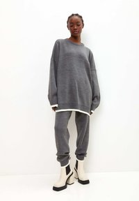 Cesare Gaspari OVERSIZED JOGGER SET  - Spodnie treningowe