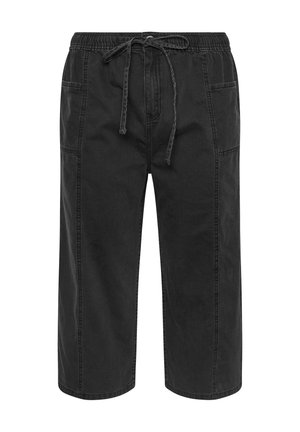 Pantalones negros cortos de pierna ancha con cintura elástica, cordón frontal y grandes bolsillos parche en cada lado.