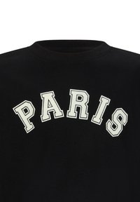Czarny sweatshirt z napisem "PARIS" dużymi, białymi literami w blokowym stylu, z okrągłym dekoltem i miękką fakturą.