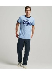 Superdry & Co TONAL VINTAGE LOGO  - T-shirt con stampa - halifax blue grit eclipse navy
