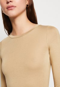 JJXX JXHARMONY TIGHT DREAM O
NECK TEE  - Top dugih rukava - incense