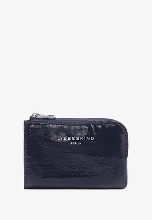Portfel z lakierowanej skóry w kolorze granatowym z zamkiem błyskawicznym, z wytłoczonym logo "LIEBESKIND BERLIN" na przedniej stronie. Gładka faktura.