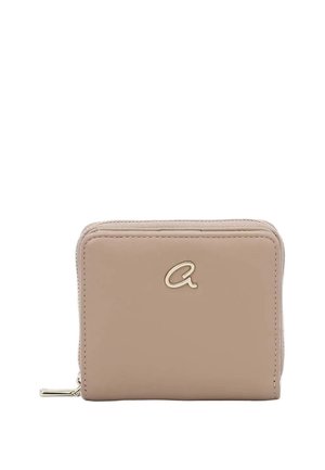 Pequeña cartera beige de cuero con cremallera y un emblema de la letra "a" en tono dorado en el frente.