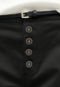 Επιλέχθηκε, black