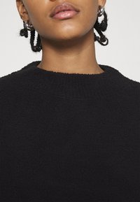 NA-KD Strickpullover - black