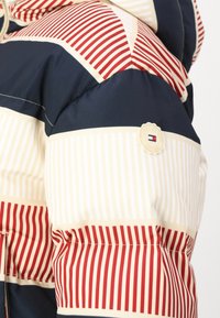 Tommy Hilfiger NEW YORK - Doudoune - dark blue/white