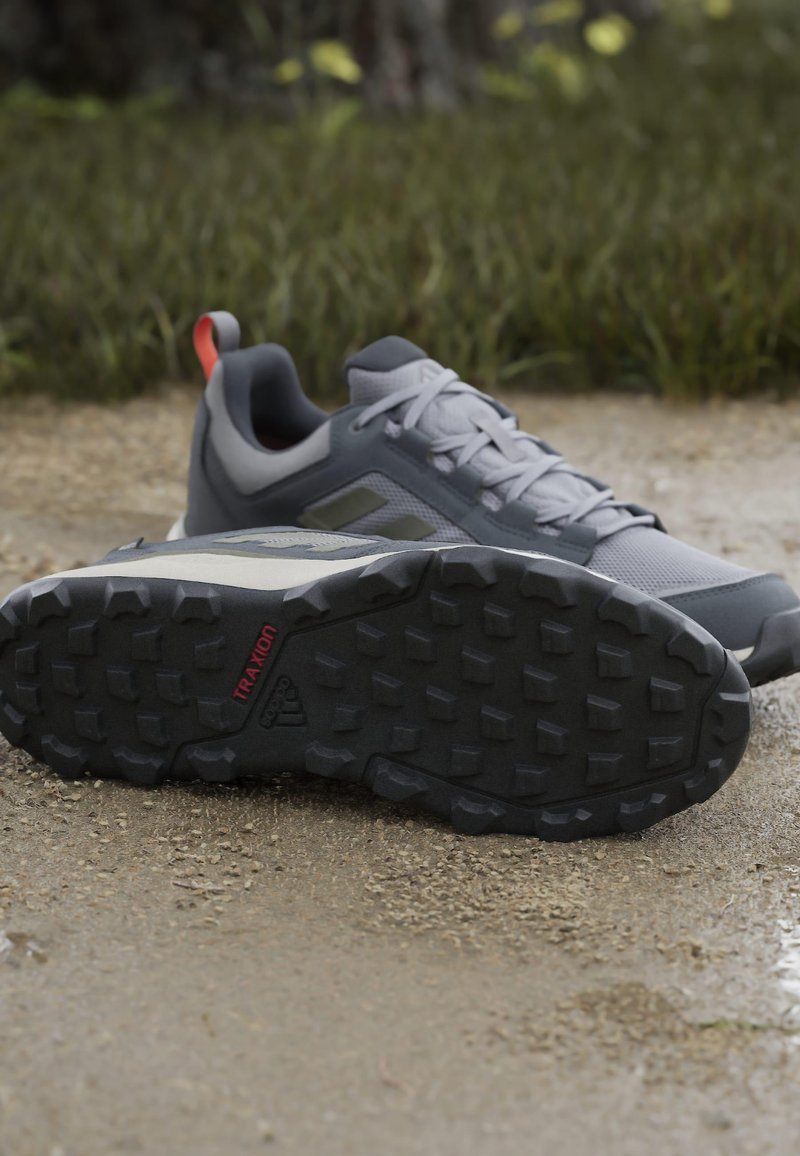 Adidas Terrex TRACEROCKER 2 GORE-TEX TRAIL RUNNING SHOES - Tenisice za trail trčanje - grey/olive