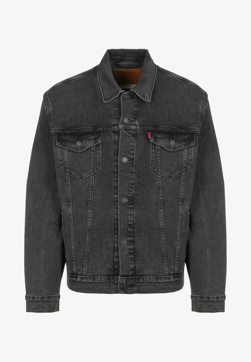 Černá džínová bunda s knoflíkovou zapínáním vpředu, dvěma náprsními kapsami s klopami a knoflíky a viditelnými švovými detaily.