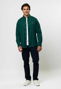 U.S. Polo Assn. CALVERT REG FIT - Marškiniai - rain forest