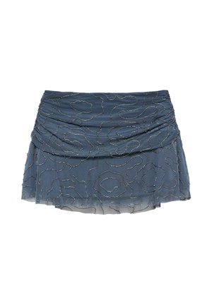 Modrá mini sukňa s abstraktným strieborným vzorom z korálikov a riasenými detailmi, ľahká látka a viacvrstvový lem.