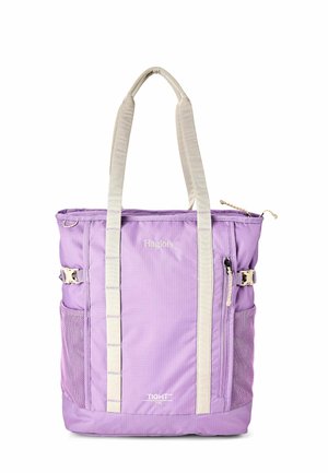 Lavendelkleurige draagtas met lange beige handvatten, voorvak met rits, zijvakken van gaas en merklogo's "Haglöfs" en "TIGHT."