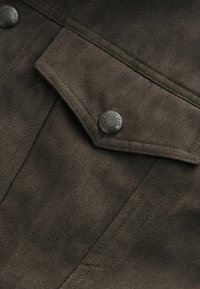 Thumbnail Image 7