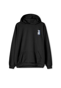 Svart hoodie med en framficka i kängurustil, dragsko i huva och en liten blå och vit grafisk figur på bröstet.