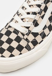 Vans OLD SKOOL TAPERED UNISEX - Joggesko - off-white/black