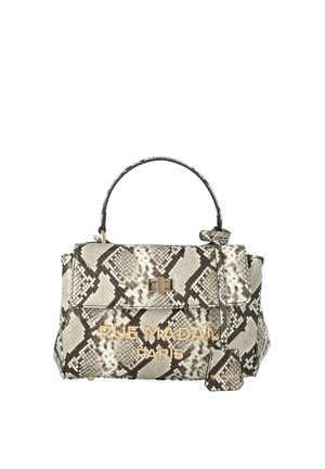 Borsa con motivo in pelle di serpente, manico superiore, fibbia dorata e logo "RUE MADAM PARIS" sul davanti su sfondo bianco.