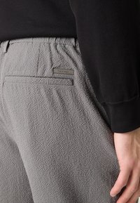 Calvin Klein PULL ON - Trousers - pewter
