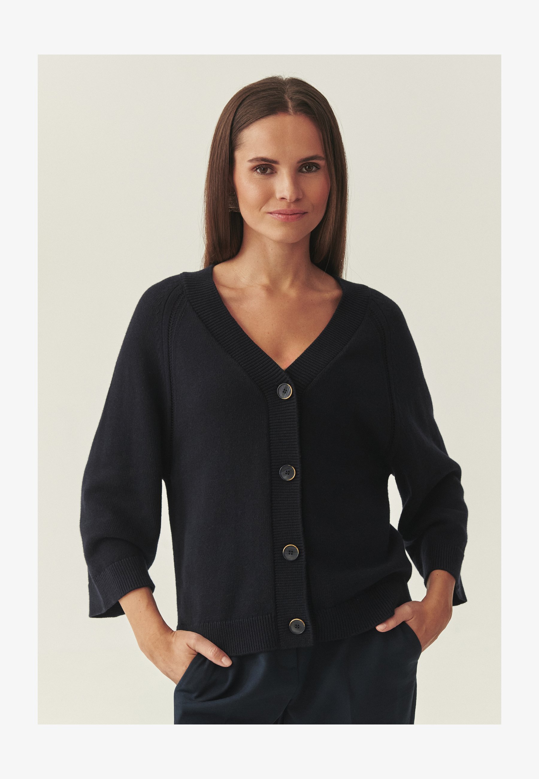 Maglione Donna Leggero Con Bottoni - Girocollo A Maniche Lunghe, Tessuto Misto Rayon, Design Con Spacco E Orlo Curvo, Taglie Regolari